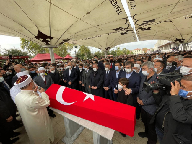 Özdemir Bayraktar’a veda: İHA VE SİHA’larını onurla kullandık